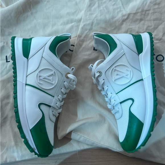 Louis Vuitton Sneakers - Picture 1 of 10